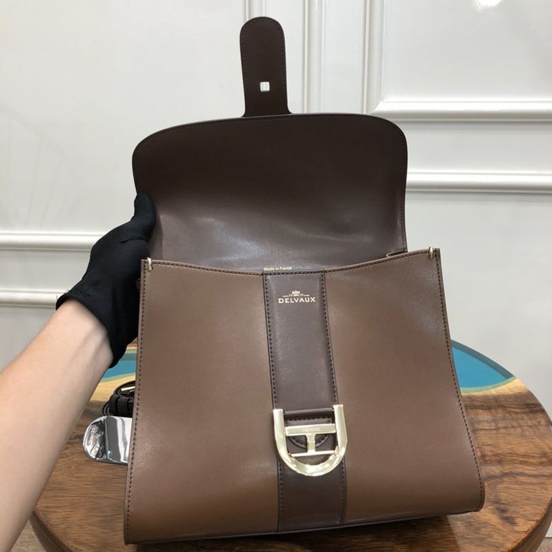 春もの新作デルボー 偽物 カーフスキン ブリヨン MM ショルダー ハンドバッグ AA0405AAM024F